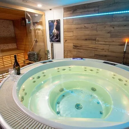 3bdr - Private With Jacuzzi And Sauna - Panoramic Mountain Views Lägenhet *
